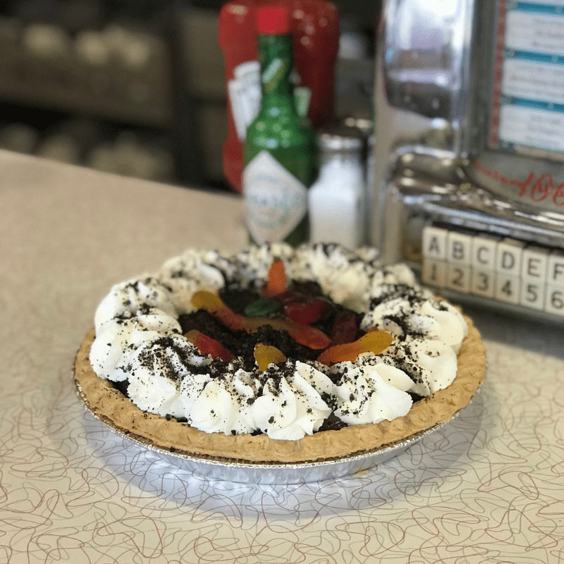 102518 Chase's Diner Worms & Dirt Pie
